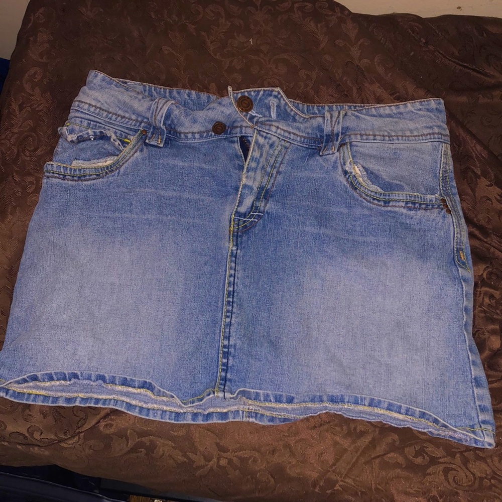 Women’s skirt size 7 deb